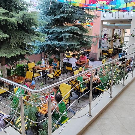 Complex Marinn Костинещи Екстериор снимка