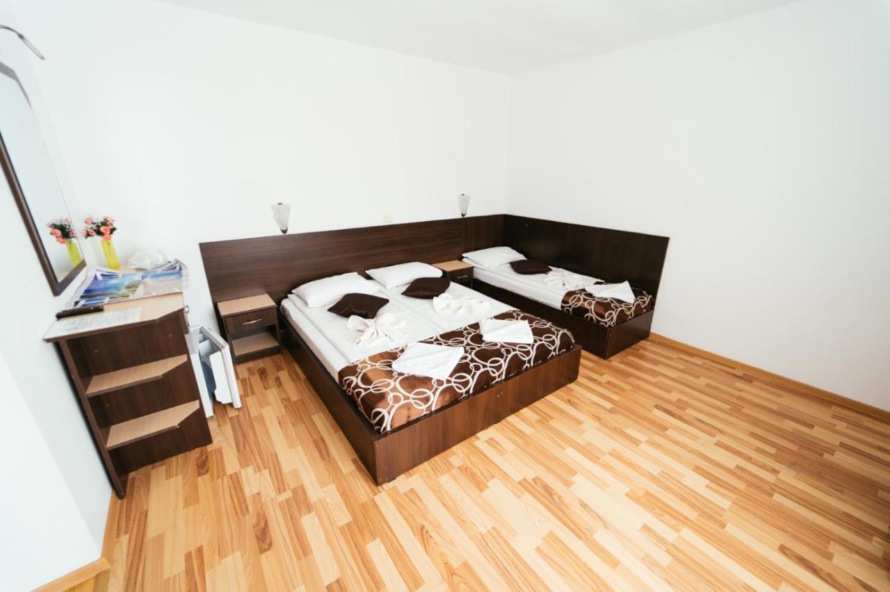 Complex Marinn Костинещи Екстериор снимка