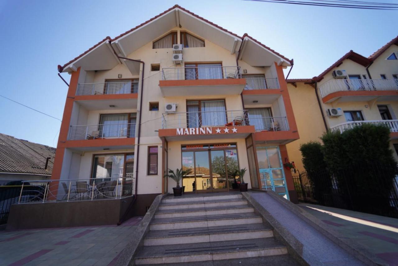 Complex Marinn Костинещи Екстериор снимка