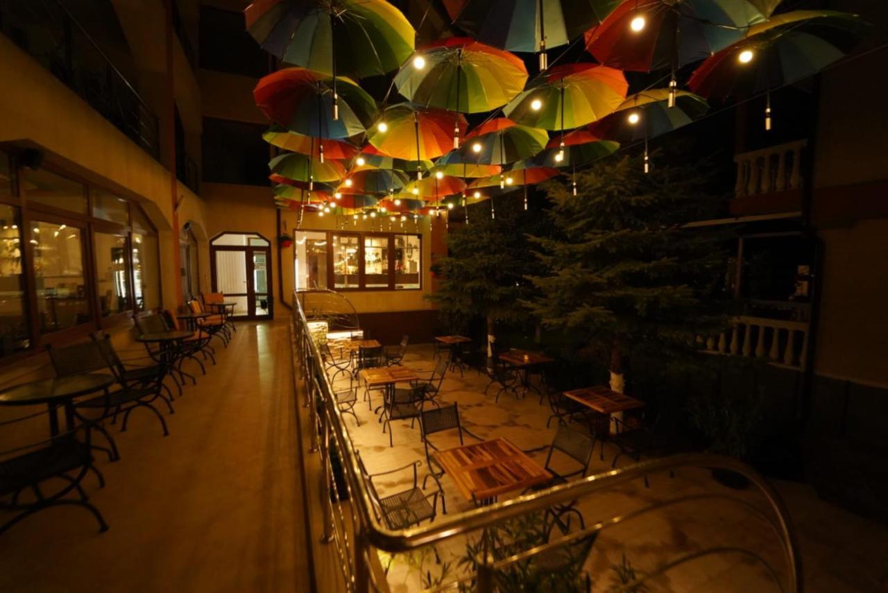 Complex Marinn Костинещи Екстериор снимка