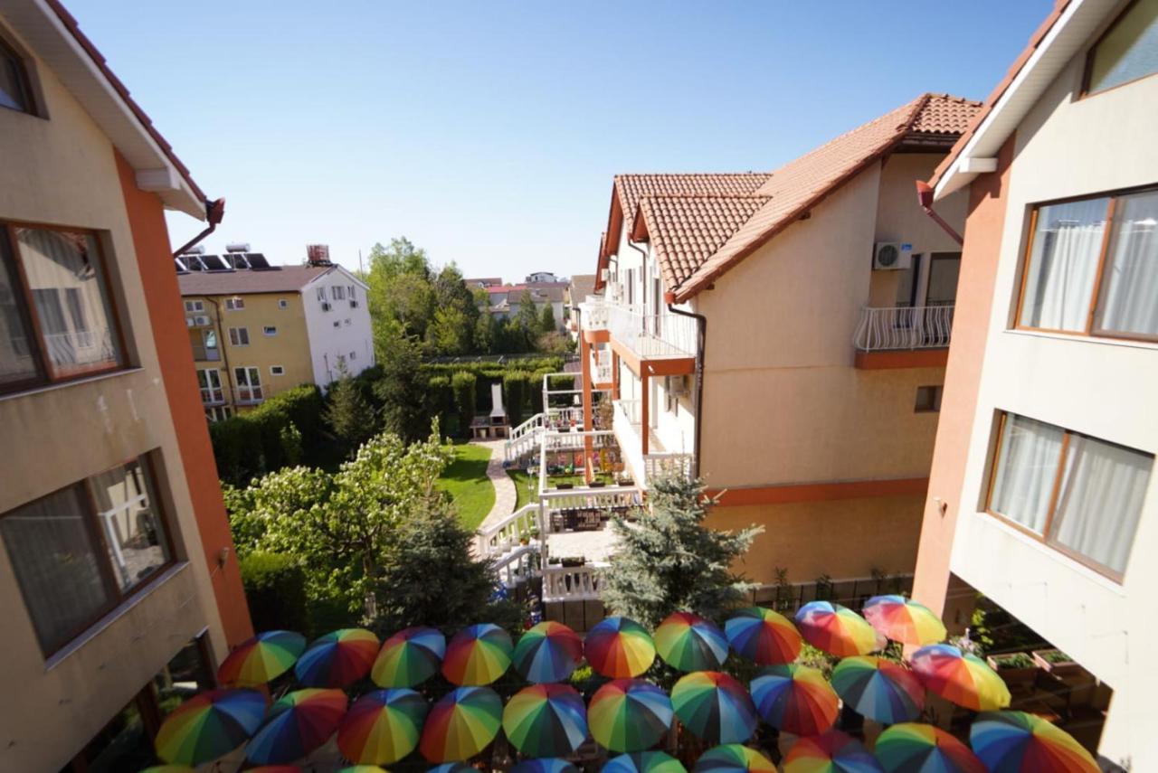 Complex Marinn Костинещи Екстериор снимка