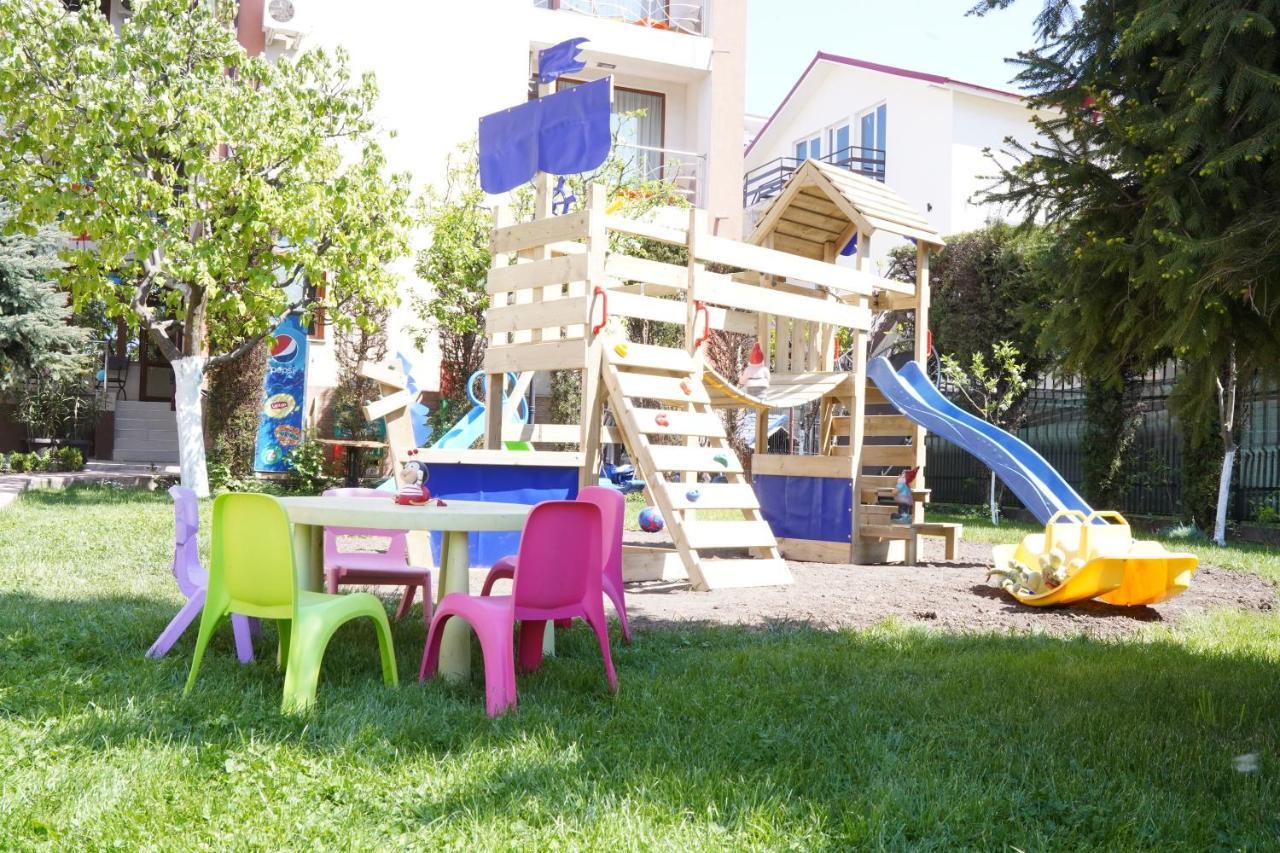 Complex Marinn Костинещи Екстериор снимка