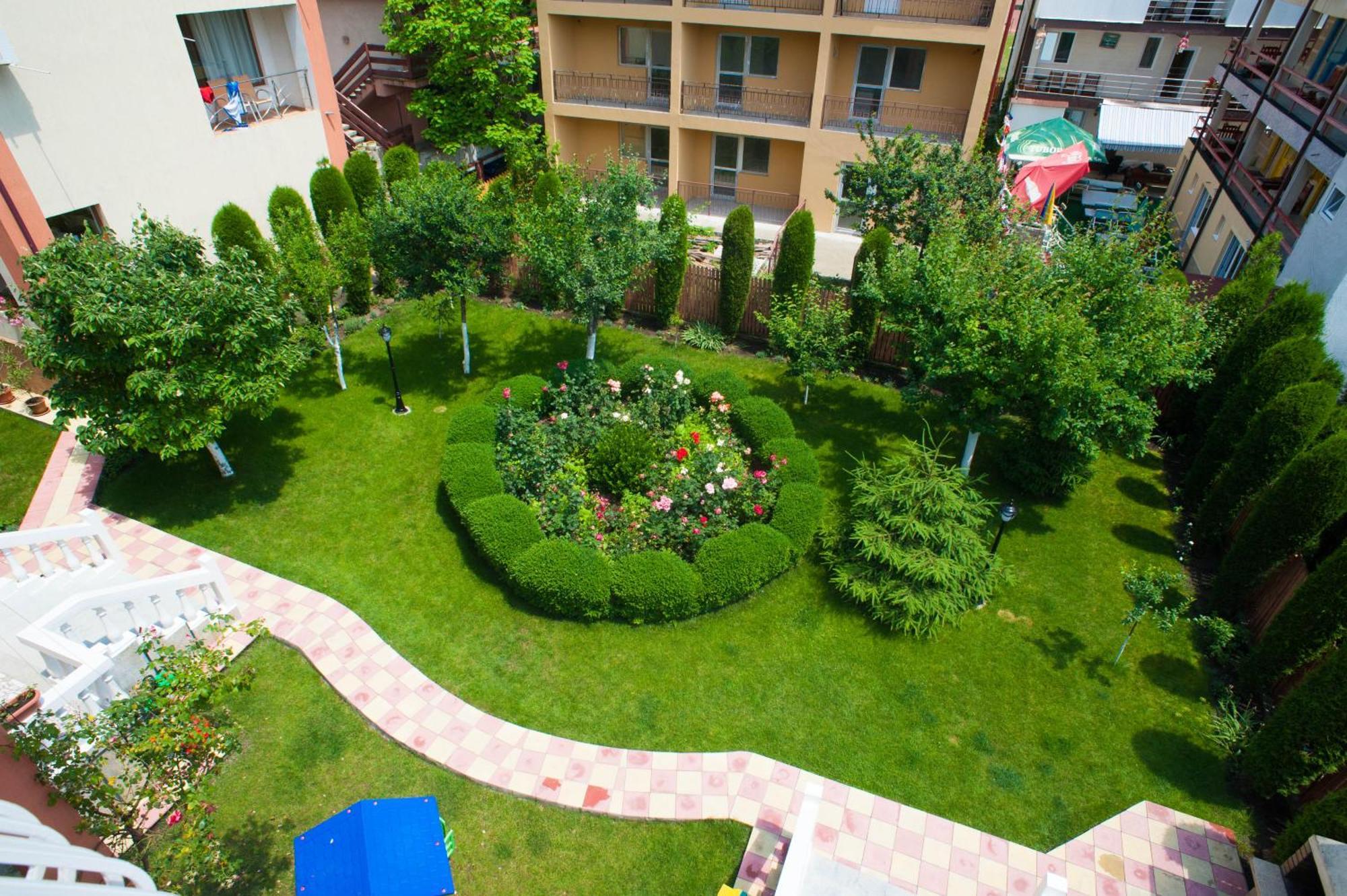 Complex Marinn Костинещи Екстериор снимка